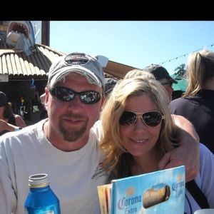 Meet your Posher, Holly